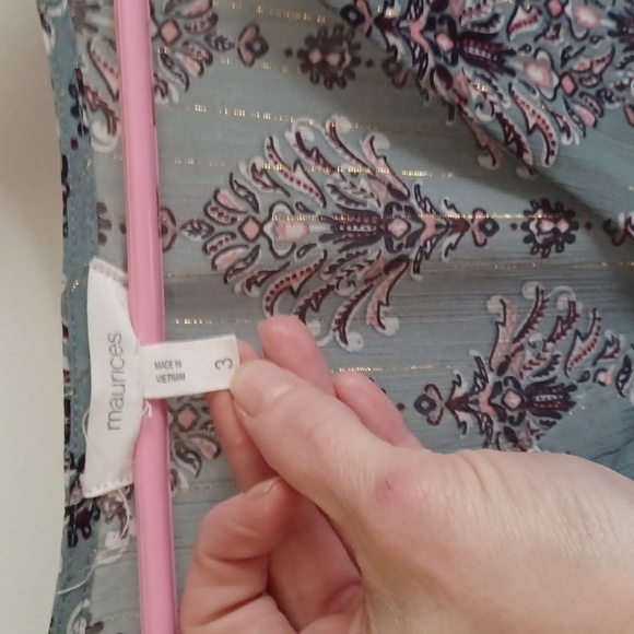 Maurices women's Long sleeve Lace up Detail Tie front V- neck , Size 3 blue - Picture 2 of 4